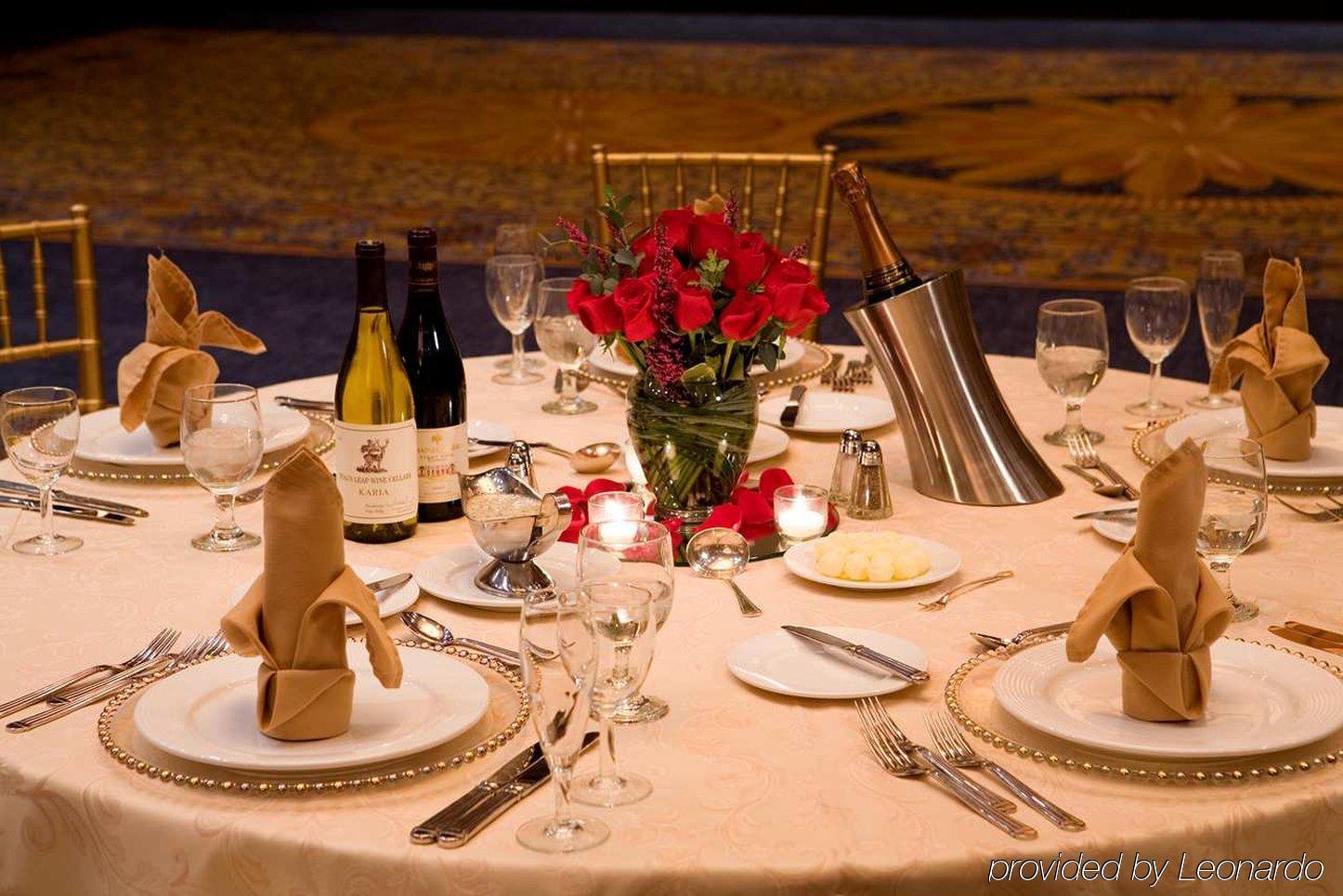 Doubletree By Hilton Hotel Boston - Bedford Glen レストラン 写真