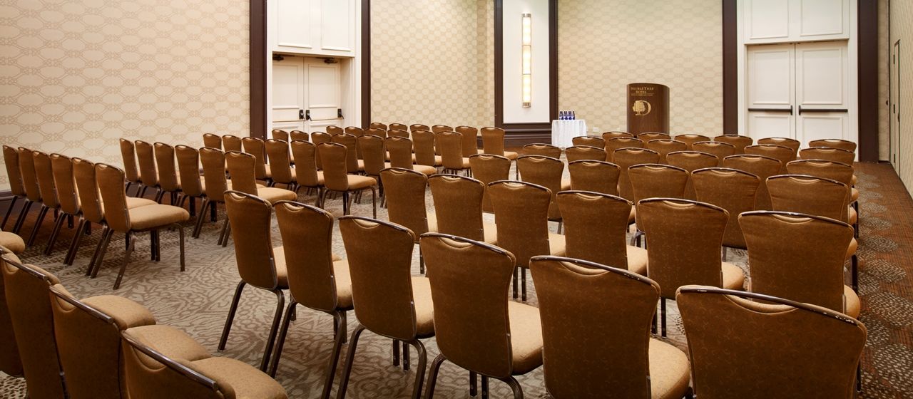 Doubletree By Hilton Hotel Boston - Bedford Glen エクステリア 写真