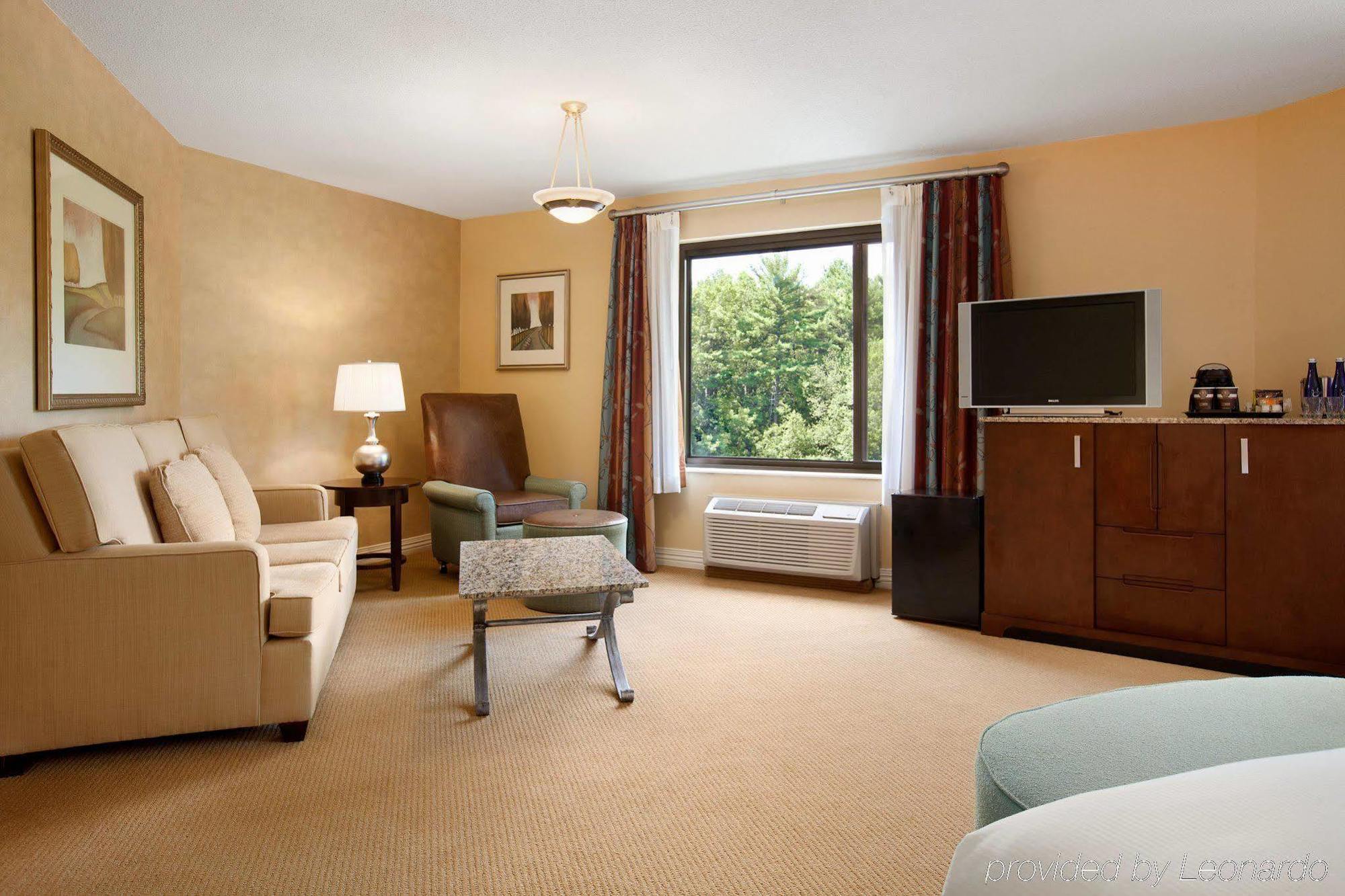 Doubletree By Hilton Hotel Boston - Bedford Glen エクステリア 写真