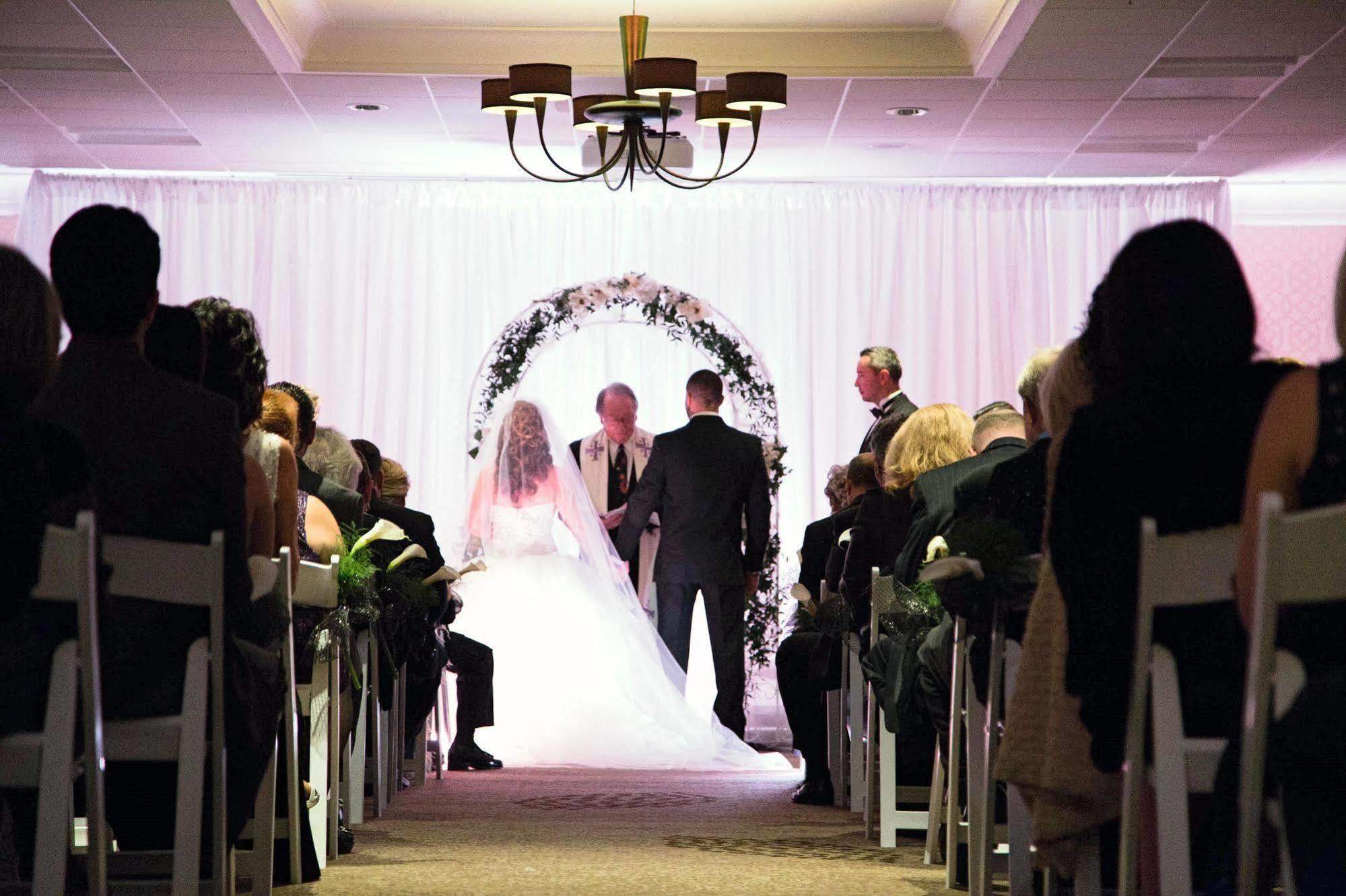 Doubletree By Hilton Hotel Boston - Bedford Glen エクステリア 写真