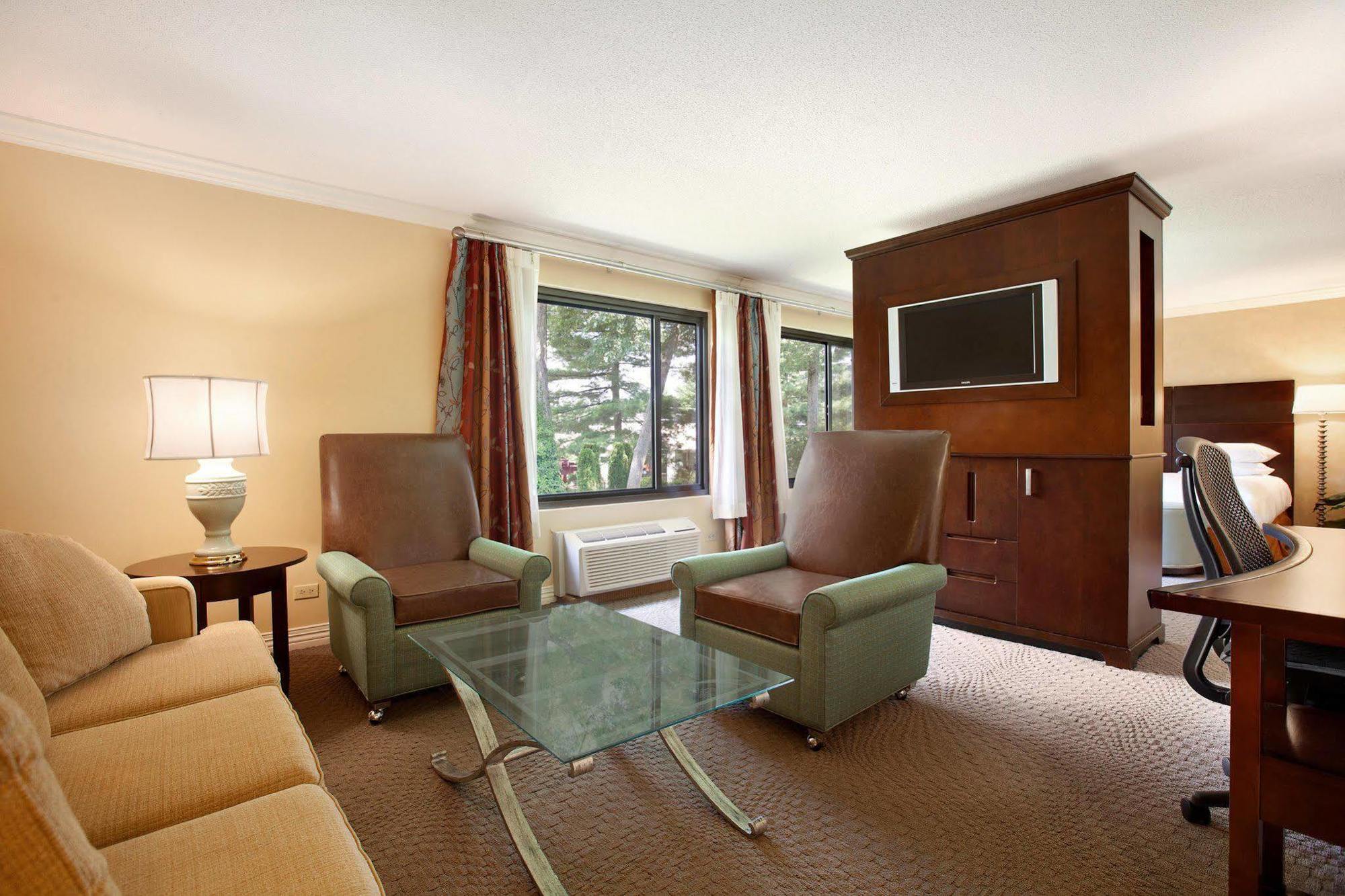 Doubletree By Hilton Hotel Boston - Bedford Glen エクステリア 写真