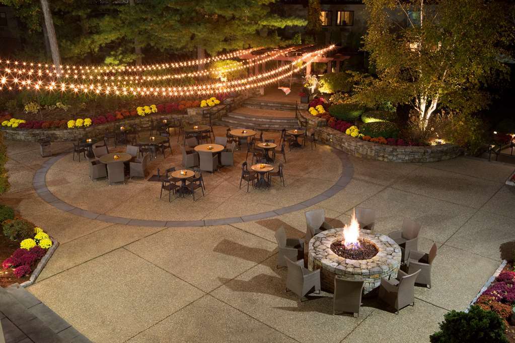 Doubletree By Hilton Hotel Boston - Bedford Glen エクステリア 写真